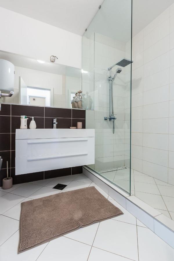 זאדאר Hoplite 2Br Apartment With Free Parking מראה חיצוני תמונה